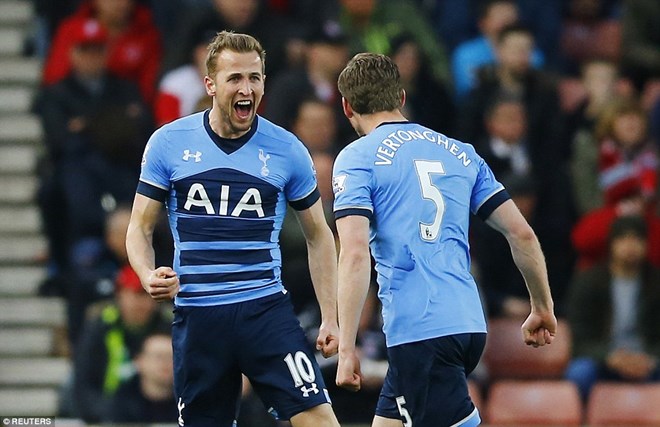 Thắng đậm Stoke City, Tottenham "thổi lửa" vào cuộc đua vô địch