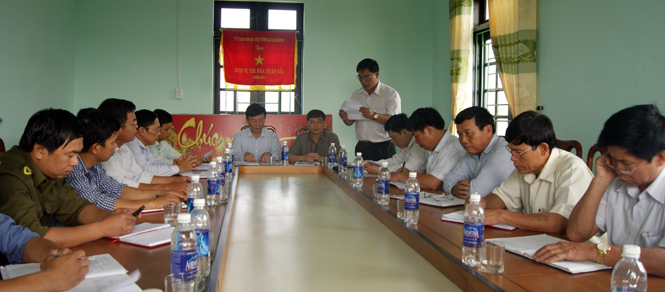 Cách chức Chủ tịch UBND xã Hoàn Trạch