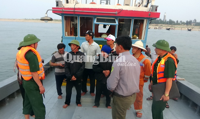 Bộ đội Biên phòng Quảng Bình ngăn chặn kịp thời hiện tượng thu mua cá chết trên biển