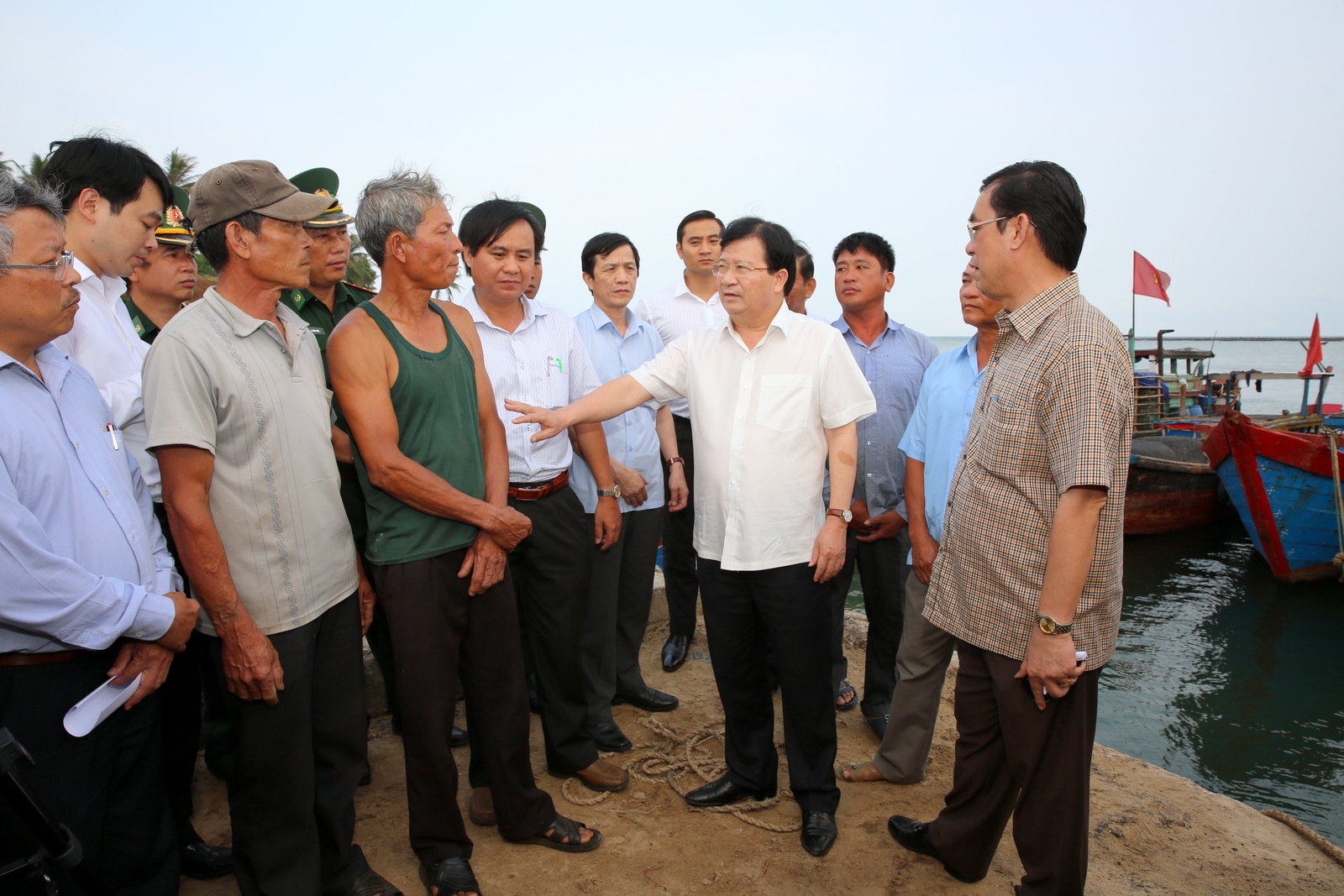 Lập ngay đường dây nóng tháo gỡ khó khăn cho ngư dân