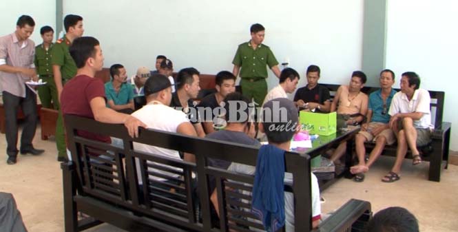 Phá vụ đánh bạc bằng hình thức đá gà