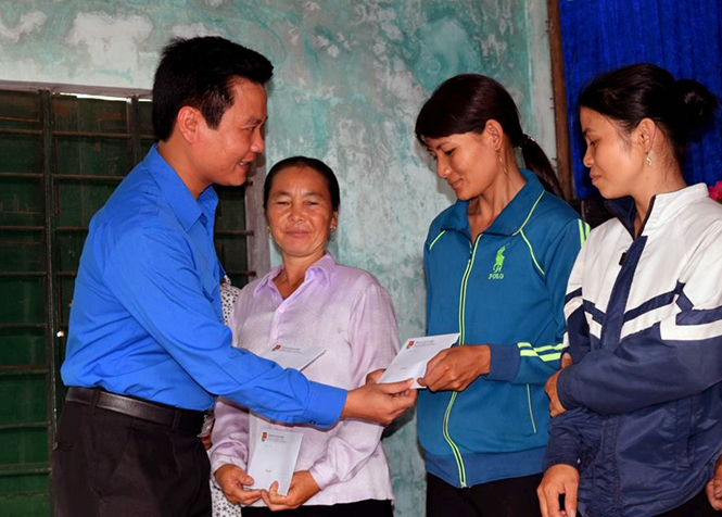 Đồng hành cùng ngư dân
