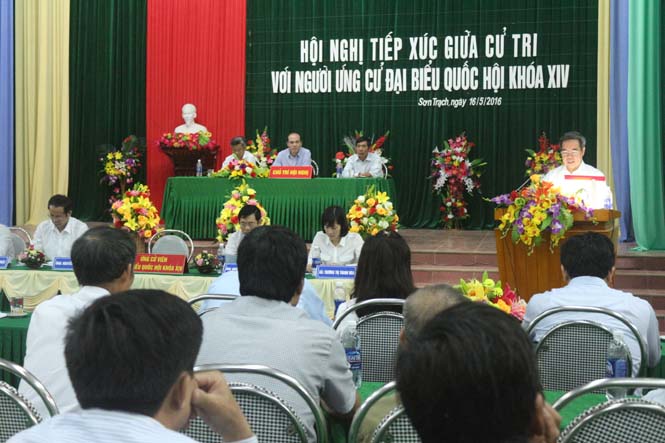 Ứng cử viên đại biểu Quốc hội tiếp xúc cử tri