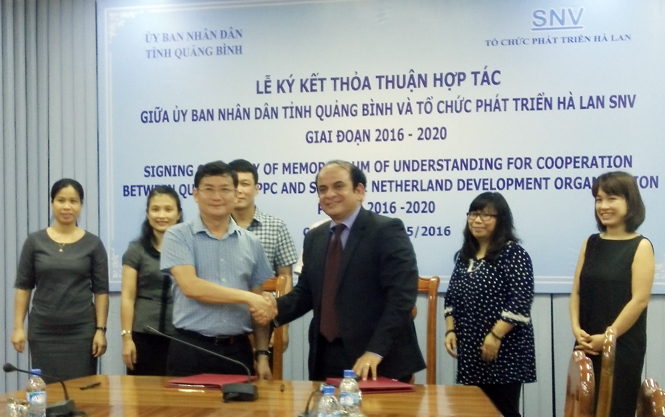 Lễ ký kết thỏa thuận hợp tác với Tổ chức phát triển Hà Lan-SNV, giai đoạn 2016-2020