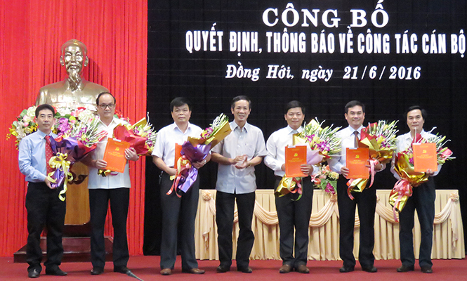Thường trực Tỉnh ủy: Công bố quyết định, thông báo về công tác cán bộ