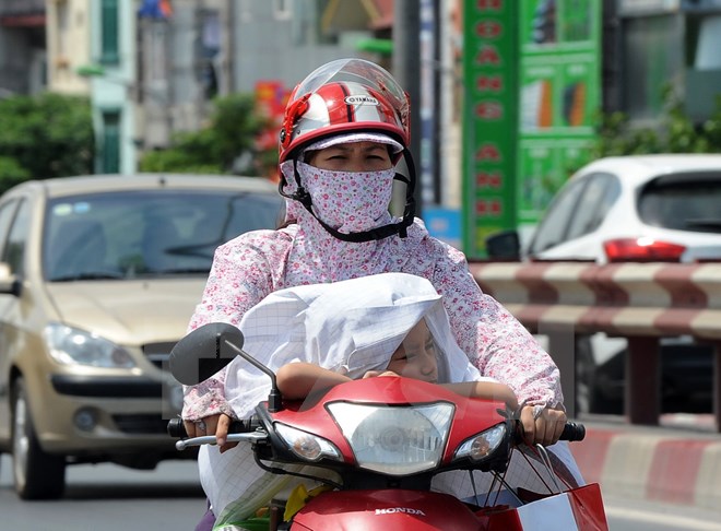Bắc Bộ duy trì nắng nóng, Tây Bắc Bộ xuất hiện mưa dông lớn