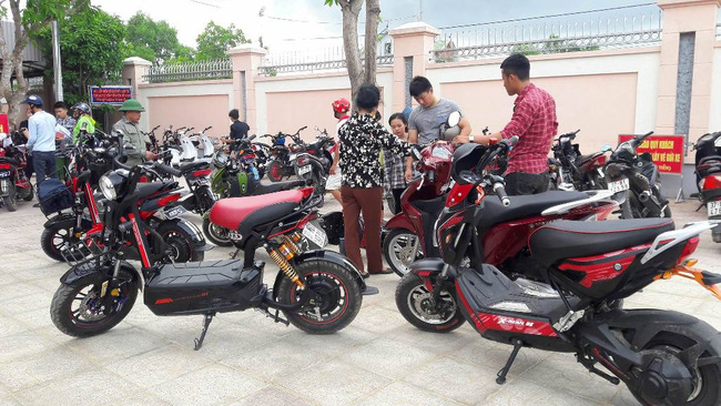 Hôm nay, bắt đầu xử phạt xe máy điện không đăng ký