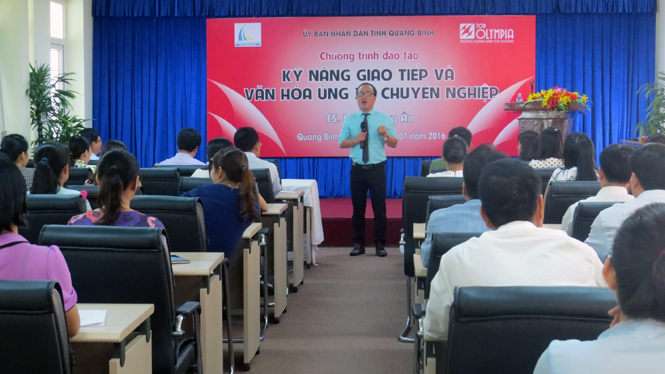 Nâng cao kỹ năng giao tiếp, ứng xử cho cán bộ, công chức