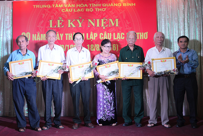 Sáng tác thơ ở Quảng Bình: Khi tác giả trẻ... "như lá mùa thu"