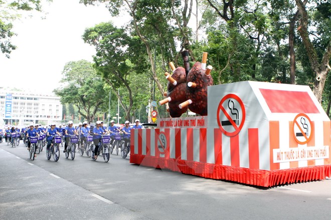 Xây dựng "môi trường không khói thuốc lá": Hành trình còn lắm gian nan