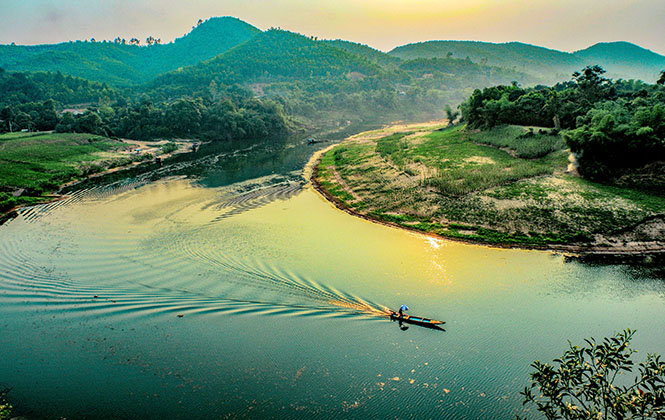 Non nước hữu tình