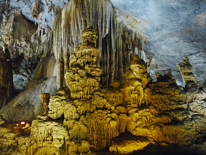 Thăm động Phong Nha