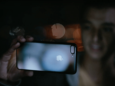 Apple tung loạt clip quảng cáo ấn tượng khoe tính năng iPhone 7