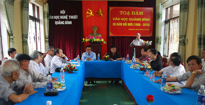 Tọa đàm "Văn học Quảng Bình 30 năm đổi mới"