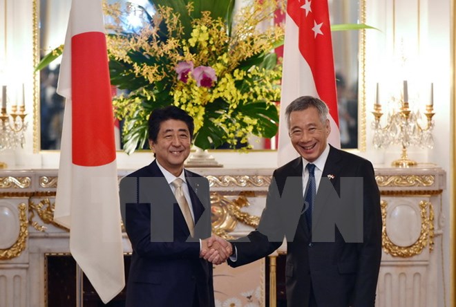 Lãnh đạo Nhật Bản, Singapore nhất trí về TPP và Biển Đông
