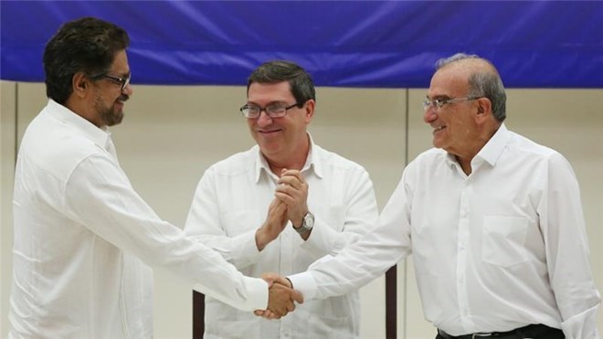 Chính phủ Colombia và FARC quyết định duy trì lệnh ngừng bắn