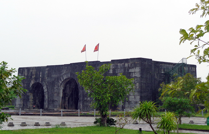 Thành Nhà Hồ