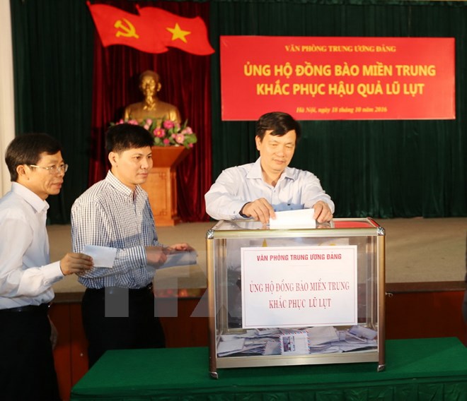 Văn phòng Trung ương Đảng: Tổ chức quyên góp ủng hộ đồng bào miền Trung