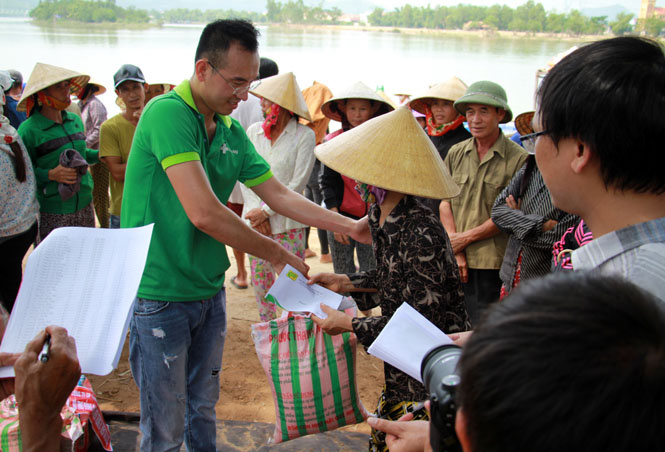 Hướng về người dân vùng lũ