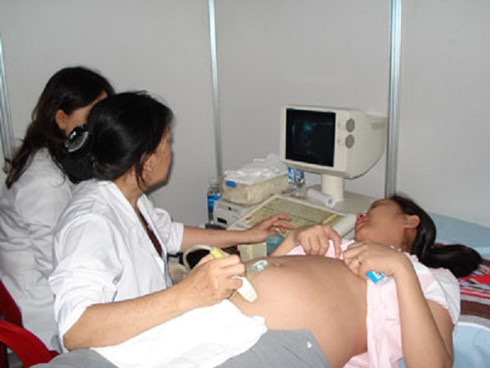 Cách xác định thai nhi mắc chứng đầu nhỏ do virus Zika