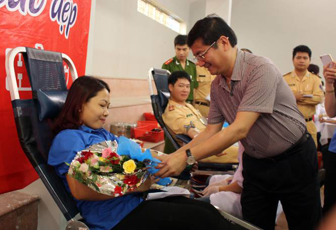 Một giọt máu cho đi, một cuộc đời ở lại