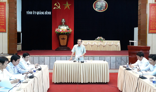 Đề ra các giải pháp xây dựng kế hoạch phát triển kinh tế-xã hội năm 2017 phù hợp với tình hình thực tế