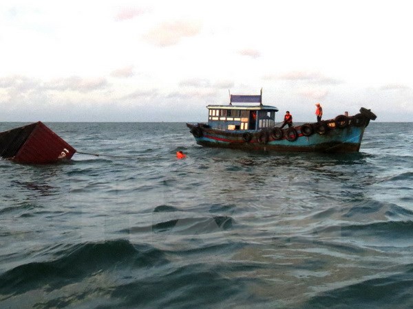 Tàu treo cờ Việt Nam va chạm tàu Indonesia, 15 người mất tích