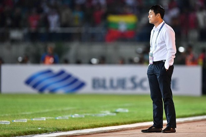 Tin AFF Cup: Hữu Thắng lập kỳ tích, Kiatisak ngại gặp Việt Nam