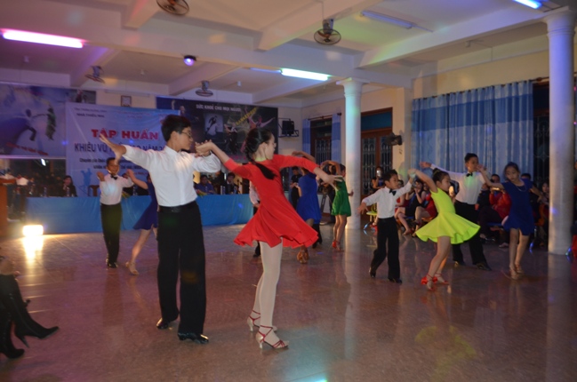 Tập huấn khiêu vũ thể thao năm 2016