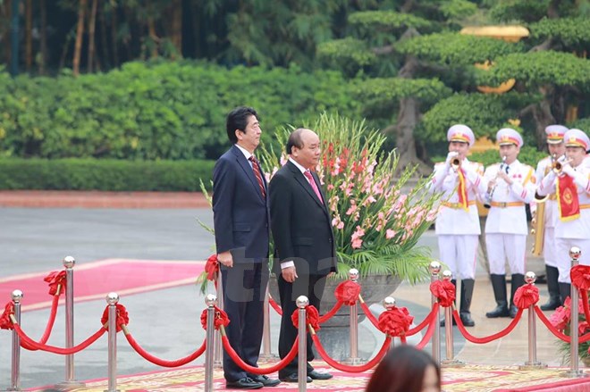 Lễ đón chính thức Thủ tướng Nhật Bản Shinzo Abe tại Phủ Chủ tịch