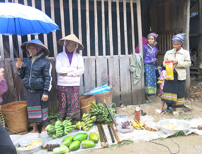 Chợ Tết ở Y Leeng