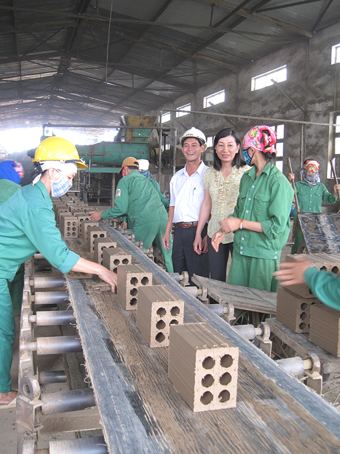 Hoạt động báo cáo viên công đoàn: Thay đổi để phù hợp với thực tiễn
