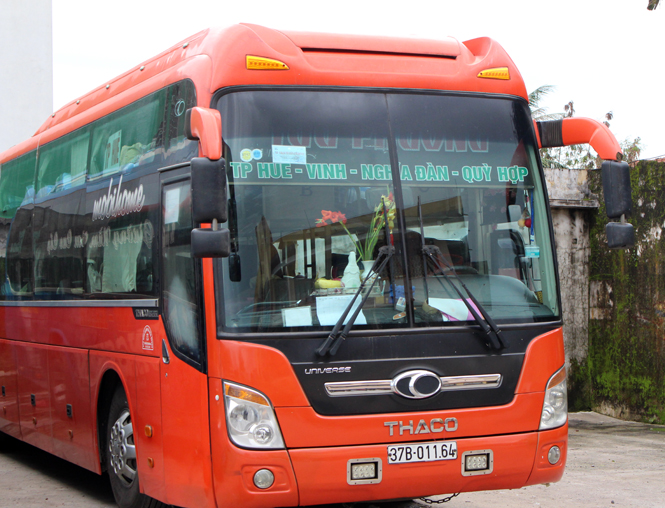 Xử lý xe ô tô khách chở 69/43 người