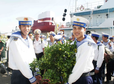 Xuân về trên đảo
