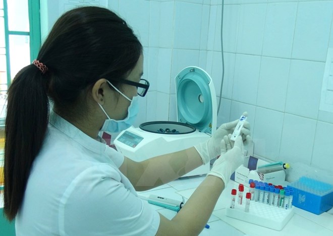 Bộ Y tế tiến hành can thiệp giải độc chì cho trẻ em