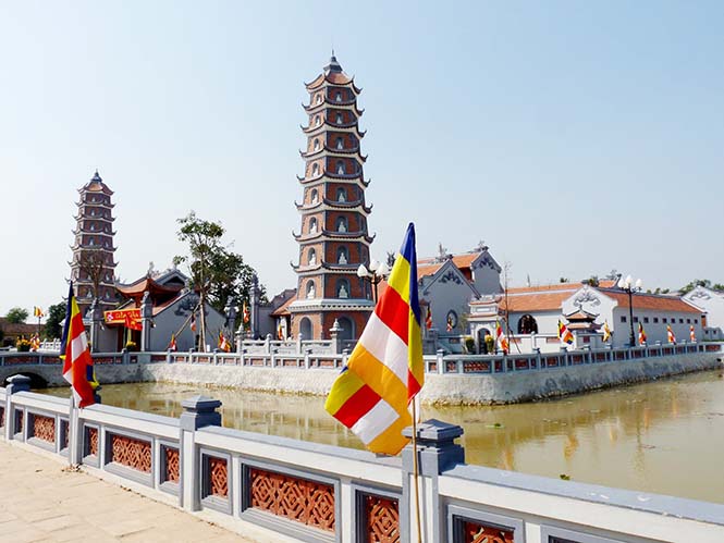 Thực hiện nếp sống văn minh tại các cơ sở tôn giáo