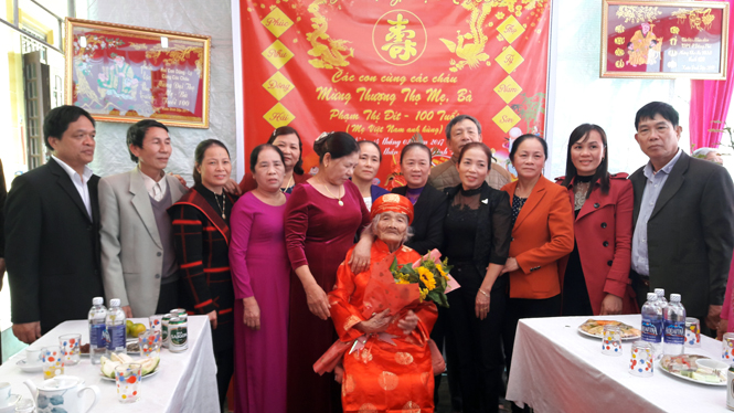 Mừng thọ mẹ Việt Nam anh hùng tròn 100 tuổi