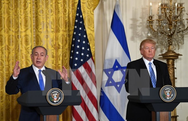 Ông Trump gây kinh ngạc khi liên tiếp nhân nhượng về ngoại giao
