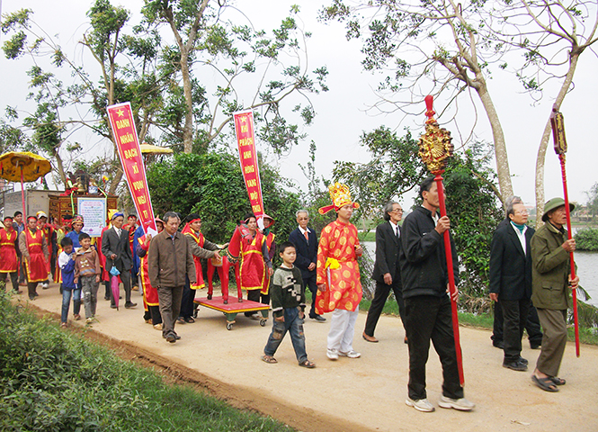 Hội làng giêng hai