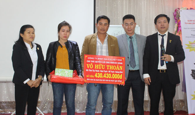 Dai-Ichi Việt Nam tại Quảng Bình: Chi trả quyền lợi bảo hiểm cho khách hàng