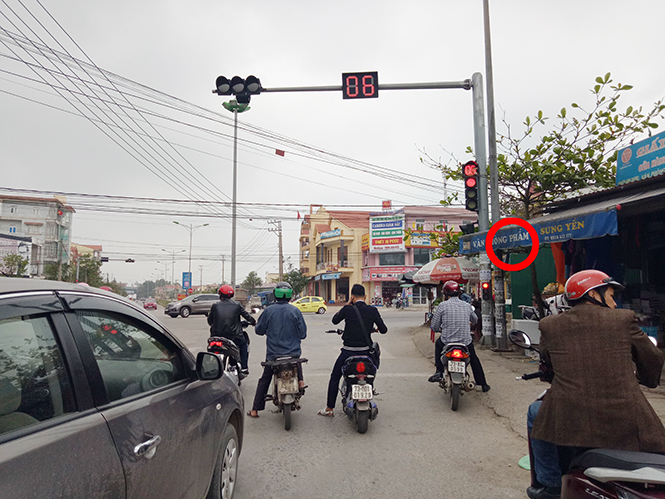 Biển báo giao thông bị che khuất