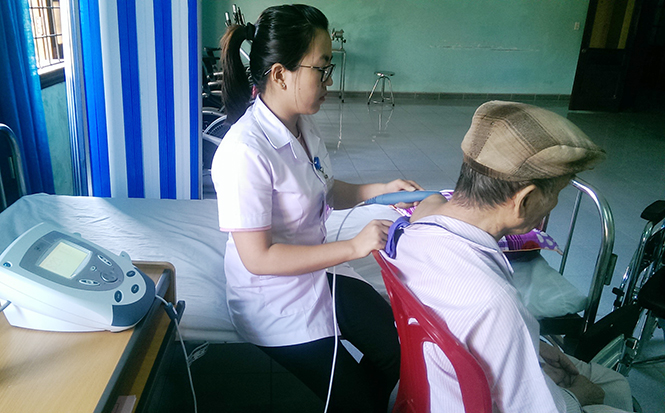 Điều trị viêm khớp dạng thấp bằng y học cổ truyền