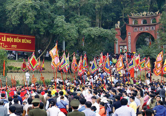 Tháng ba về đất Tổ