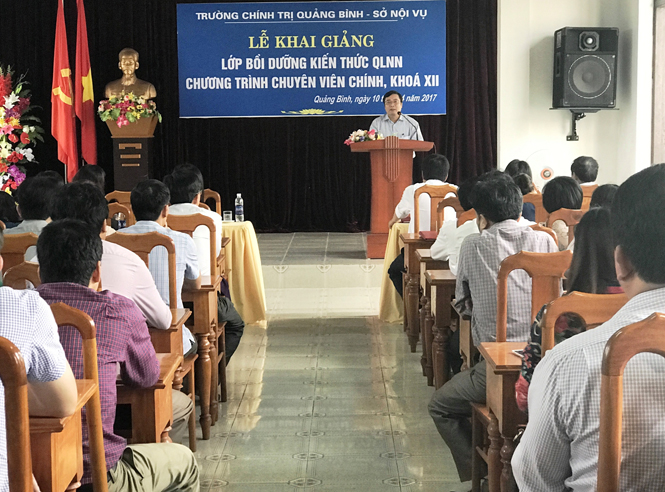 Khai giảng lớp bồi dưỡng kiến thức quản lý Nhà nước chương trình chuyên viên chính, khóa XII