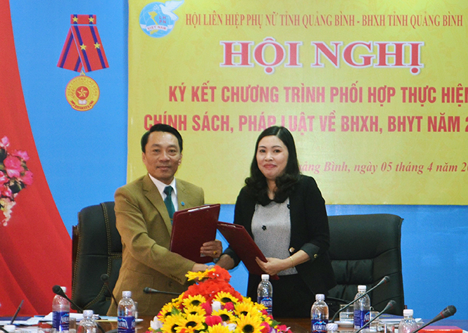BHXH tỉnh và Hội LHPN tỉnh: Ký kết chương trình phối hợp thực hiện chính sách BHXH, BHYT năm 2017