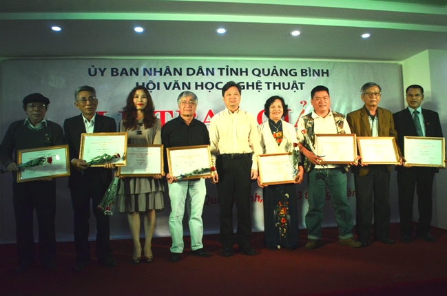 Trao giải thưởng VHNT Lưu Trọng Lư lần thứ V