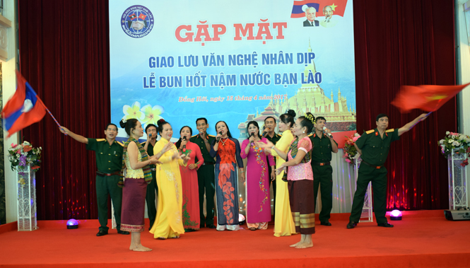Chi hội hữu nghị Việt-Lào Đồng Hới: Gặp mặt nhân dịp lễ Bunpimay