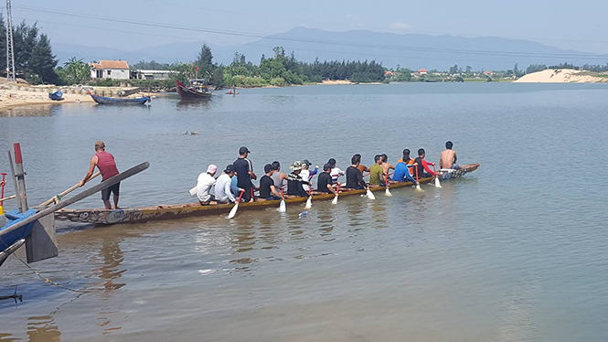 Đua thuyền truyền thống trên sông Son: Nét đẹp văn hóa lâu đời cần gìn giữ