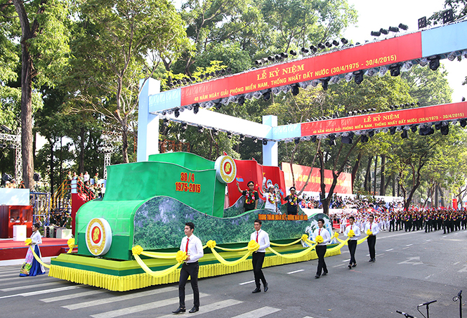 Lá cờ ngày ba mươi tháng tư