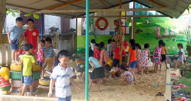 Tuyên Hoá triển khai ký cam kết thực hiện chính sách dân số-KHHGĐ